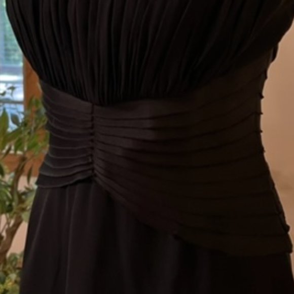 Tadashi Collection Chiffon Halter Dress, size 4 - Picture 5 of 15